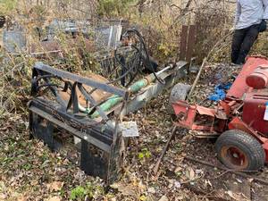 lot 9 image: Log Splitter Front loader Bobcat Attachment