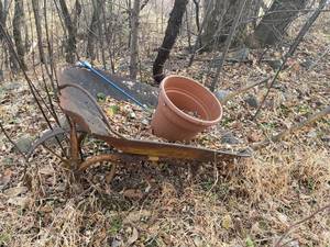 lot 412 image: Heavily Rusted Wheelbarrow