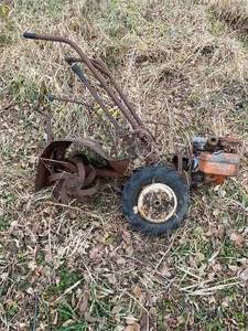lot 415 image: Garden Tiller