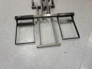 lot 4 image: ATVLawnmower Lift