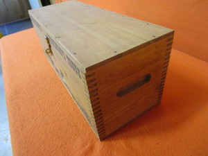 lot 39 image: Ducks Unlimited Wooden Box 9x9x23