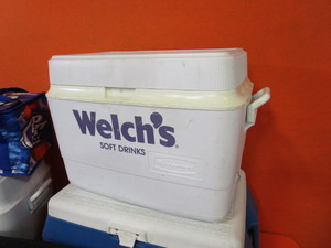 lot 41 image: Lot of Coolers