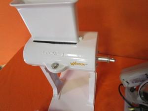 lot 65 image: Meat CuberTenderizer & Meat Slicer