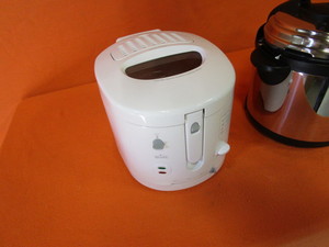 lot 66 image: Fryer, Pressure Cooker, George Foreman Grill