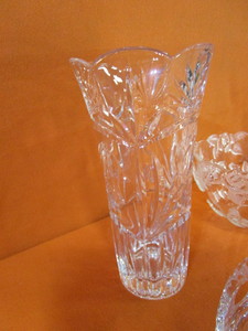 lot 76 image: Lot of Crystal