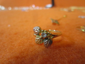 lot 81 image: Black Hills Gold Jewelry