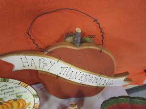 lot 90 image: Fall & Thanksgiving Decorations