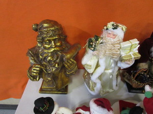 lot 91 image: Christmas Decorations