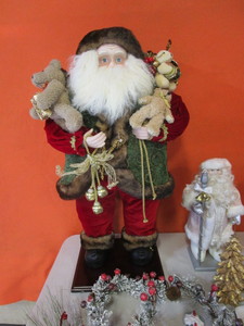 lot 93 image: Christmas Decorations