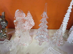 lot 95 image: Christmas Decorations