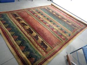 lot 107 image: Room Size Cabin Themed Area Rug