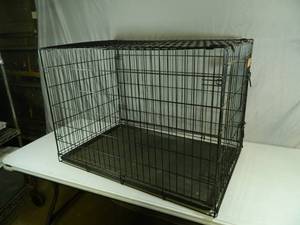 lot 48 image: Large Folding Pet Kennel