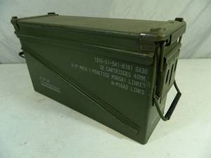 lot 50 image: US Military Surplus 40mm Ammo Can