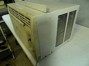 lot 68 image: Haier Window Air Conditioner