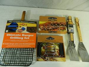 lot 76 image: New BBQ Grilling Accessories