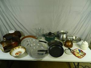lot 92 image: Kitchen Items, Beer Making Kits, Etc