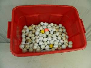lot 101 image: Large Lot of Golf Balls