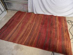 lot 109 image: Large Area Rug