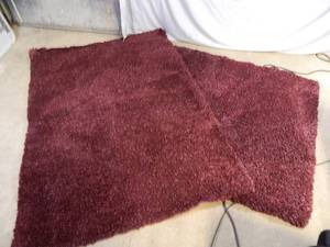 lot 110 image: 2 Shaggy Area Rugs