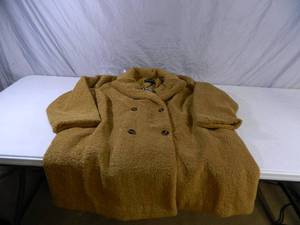 lot 115 image: New Womens Jacket