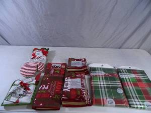 lot 120 image: New Holiday Items