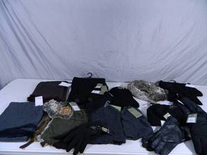 lot 129 image: Large Assortment of New Winter Gear