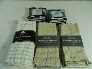 lot 157 image: 27 New Kitchen Towels