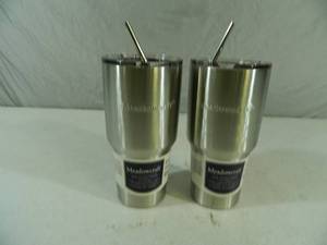 lot 173 image: 2 New 30 Oz Tumblers with Metal Straws