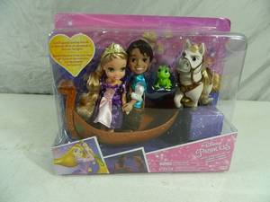 lot 176 image: New Disney Rapunzel Petite Gift Set