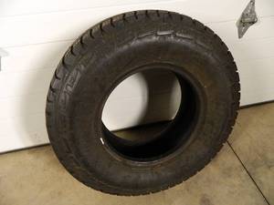 lot 31A image: 26575-R16LT 10 Ply Tire - Good Shape