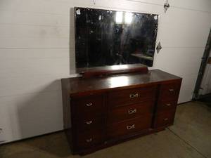 lot 50B image: Large Dresser with Mirror
