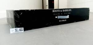 lot 208 image: Boots and Barkley Pet Stroller Never Used Still in its Original Box