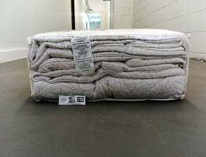 lot 235 image: Soft-Tex Florentine Comforter Never Used Still in Original Packaging