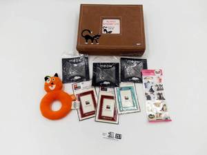 lot 257 image: Cat Lovers Set All-New, Never Used