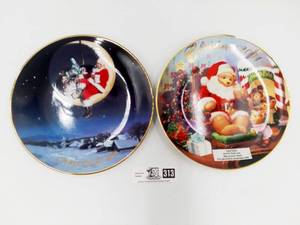 lot 313 image: Vintage 1998 and 2001 Avon Collectors Christmas Decorative Plates All Never Used Still in Boxes