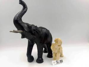 lot 318 image: 2 Elephant Figurines