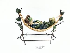 lot 247 image: Gerson International Frog In Hammock and Sweet Annies Ltd Porcelain Bird Dish