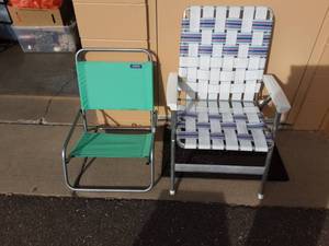 lot 15 image: 2-Lawn Chairs