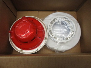 lot 117 image: (4) Wire Smoke Detector bases & 2 Heads