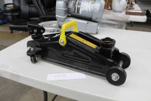 Hydraulic Floor Jack
