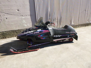 lot 1 image: 1996 Polaris Indy 500 XTRA-10 Snowmobile