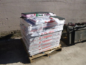 lot 3 image: Pallet of Timber Tex Starter Shingles