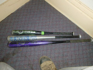 lot 32 image: 3 Aluminum Baseball Bats