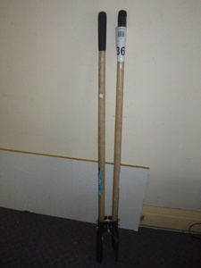 lot 36 image: Ames Post Hole Digger