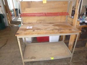 lot 46 image: Work Bench