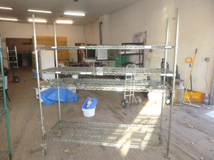 lot 50 image: 4 Tier Wire Shelving