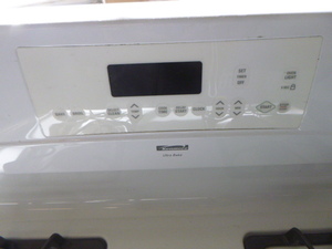 lot 76 image: Kenmore Ultra Bake Gas Oven