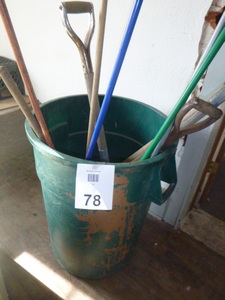 lot 78 image: Tub of Yard Tools