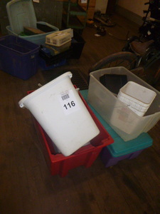 lot 116 image: Lot of Containers