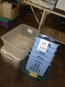 lot 117 image: Lot of Containers